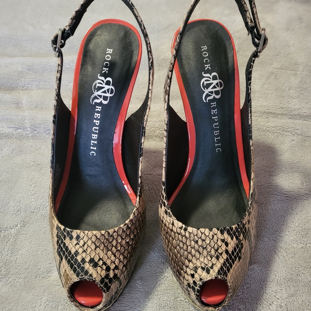 Rock & Republic snake skin heels 7